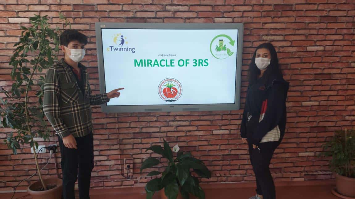 Miracle of 3Rs eTwinning projesi ekibi Global Schools etkinlikleri kapsamında düzenlenen AKAB gezisi